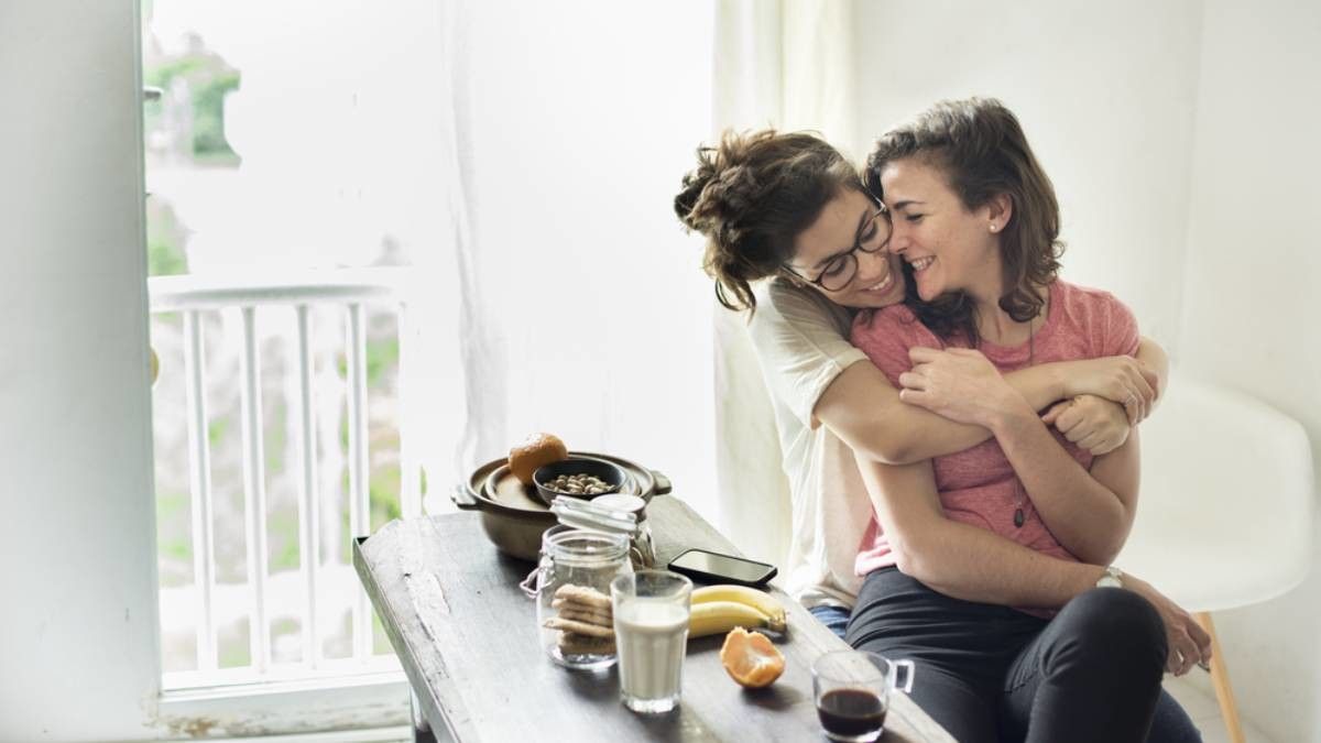 Ini Yang Terjadi Pada Wanita Straight Yang Berubah Jadi Lesbian