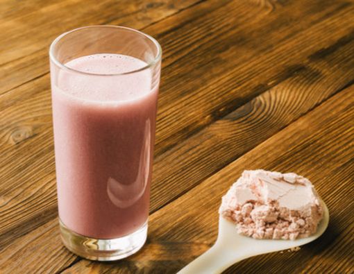 Ini Akibatnya Bila Kebanyakan Minum Protein Bubuk