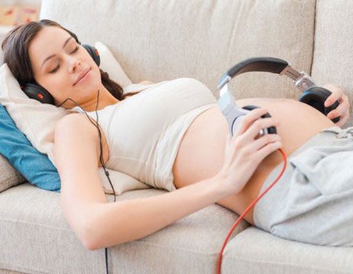 Jauhkan Stres Saat Hamil dengan Musik