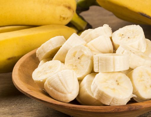 Benarkah Tak Boleh Makan Pisang dan Minum Susu saat Diare?