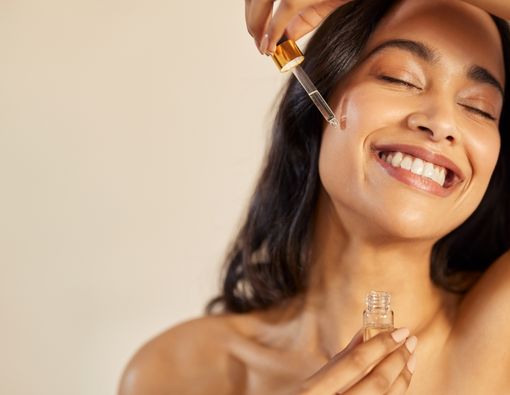 13 Rekomendasi Serum Retinol Terbaik untuk Semua Jenis Kulit