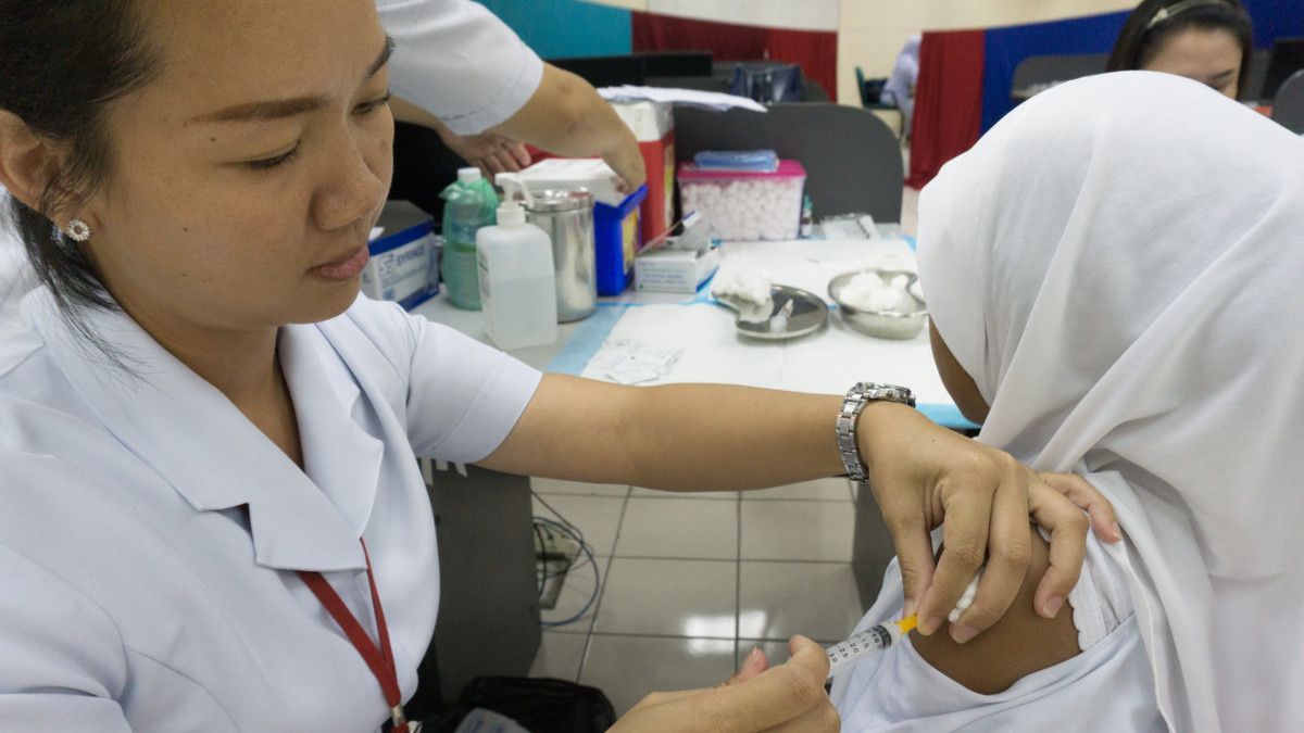 Tubuh Anak Bengkak Setelah Imunisasi, Haruskah Khawatir?