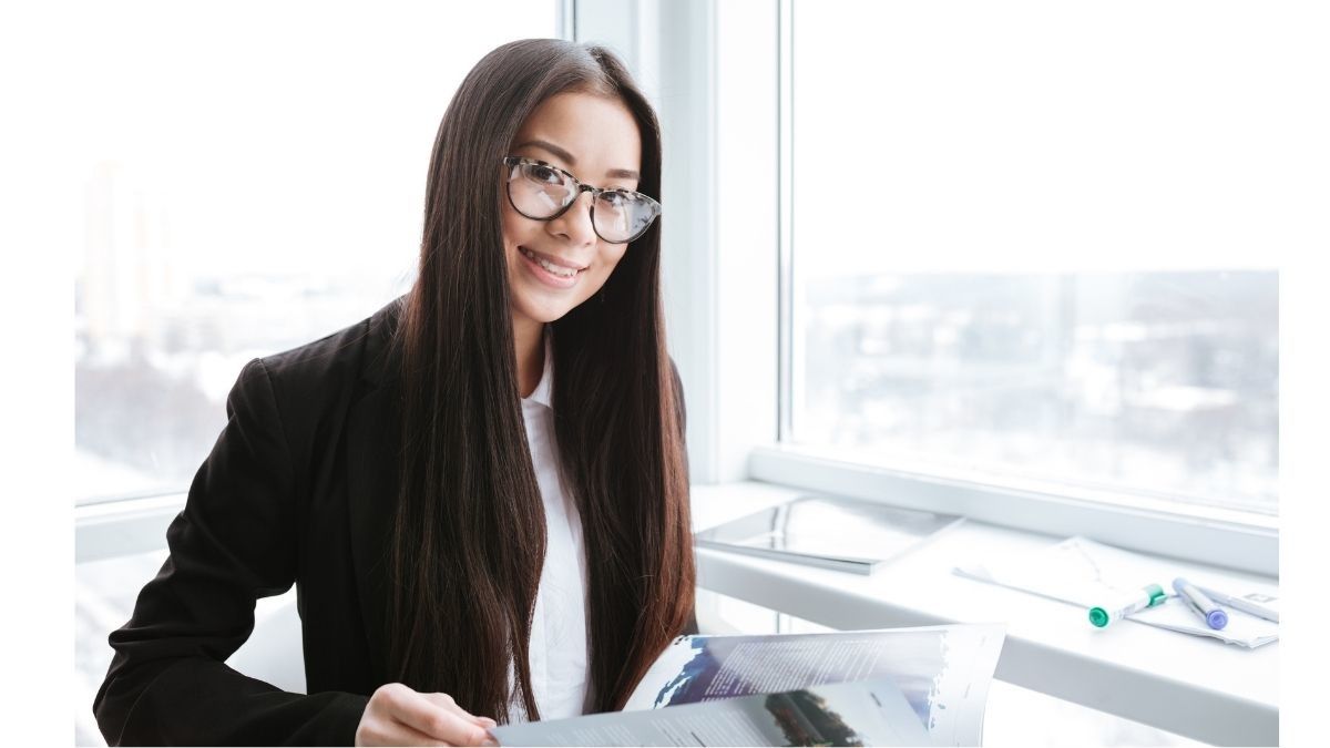 Apakah Benar Pria Lebih Tertarik pada Wanita yang Pintar?