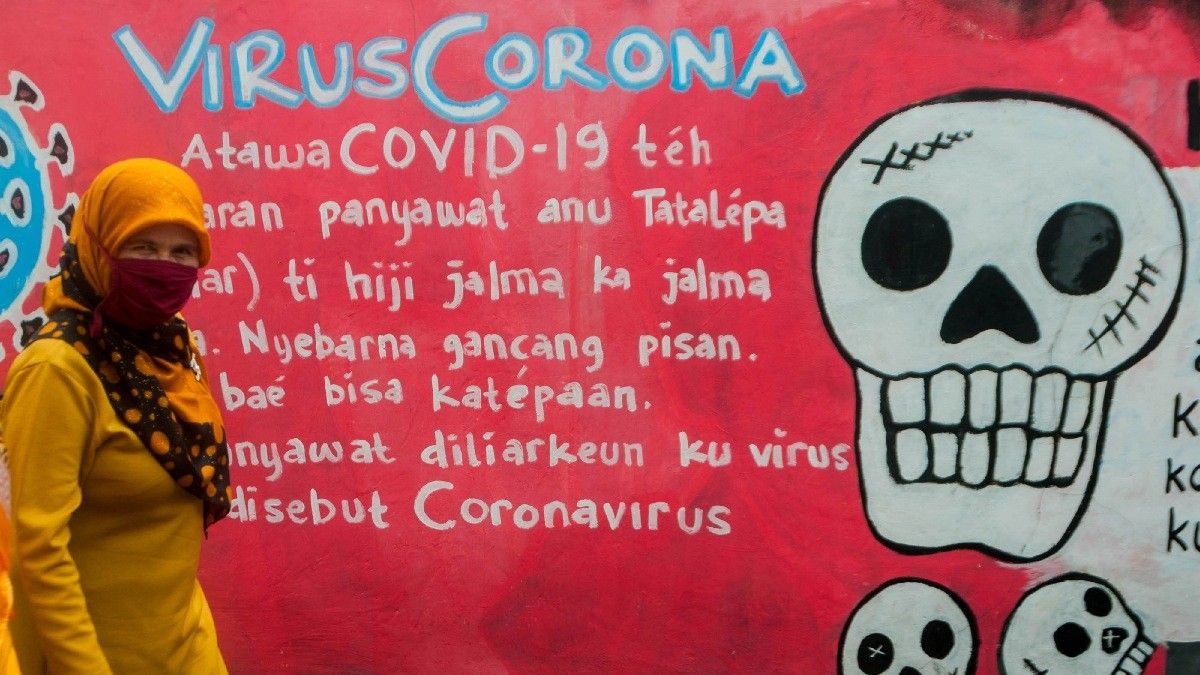 Perlukah Pakai Dua Masker Medis Sekaligus untuk Cegah COVID-19?