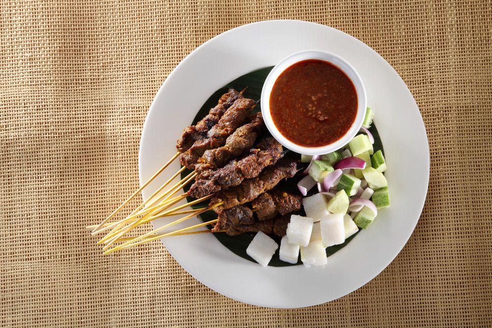Benarkah Hobi Makan Sate Rentan Kena Kanker?