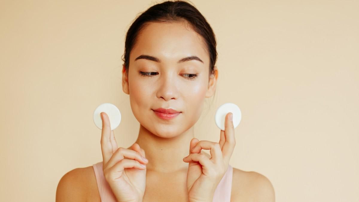 7 Tips Memilih Kosmetik yang Cocok untuk Kulit Berminyak