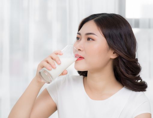 Benarkah Minum Susu Dapat Mencegah Osteoporosis?