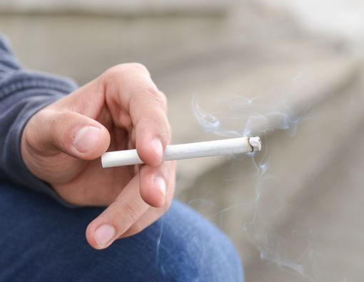 Dampak Merokok yang Bisa Merusak Penampilan