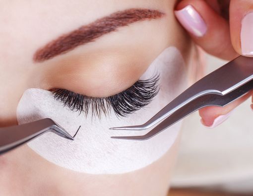 Hati-hati, Ini Dia Risiko Extension Bulu Mata!