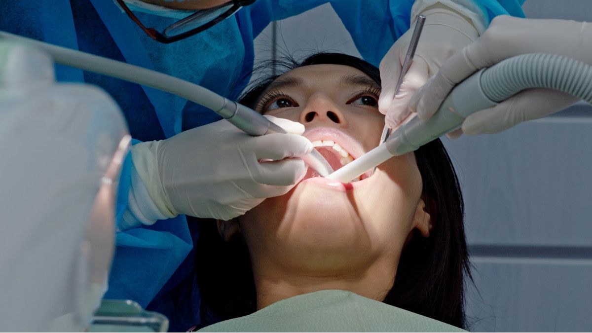 Perawatan Gigi yang Perlu Dilakukan Ibu Hamil Sesuai Usia Kehamilan