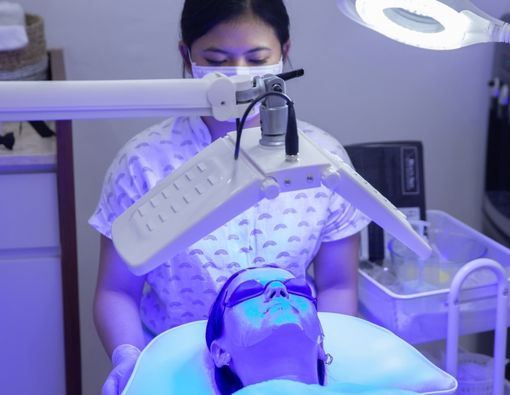 Benarkah Blue Light Berbahaya bagi Kulit?