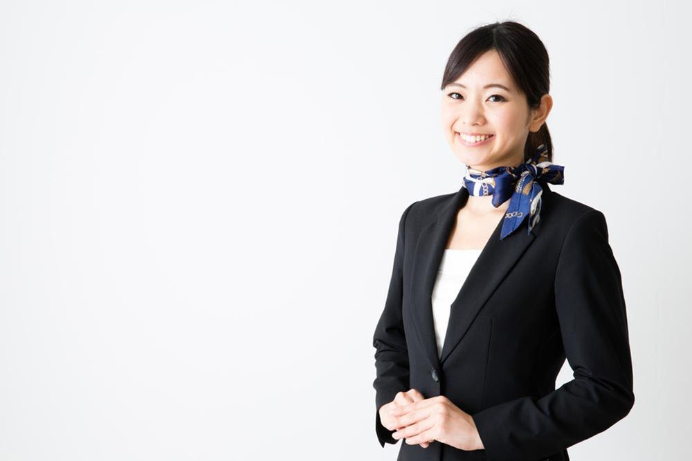 Miliki Gigi Putih Berkilau ala Pramugari dengan Cara Ini