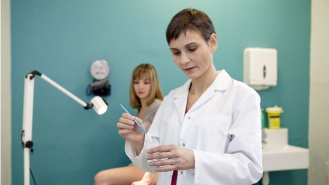 Deteksi Dini Kanker Serviks, Lakukan Pap Smear dan Tes IVA (Image Point Fr/Shutterstock)