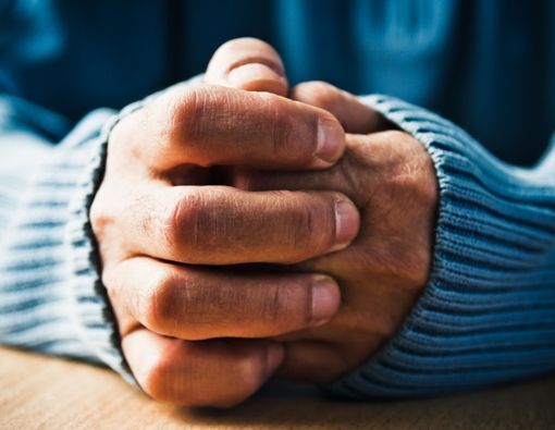 10 Penyebab Tangan Selalu Dingin, Berbahayakah?