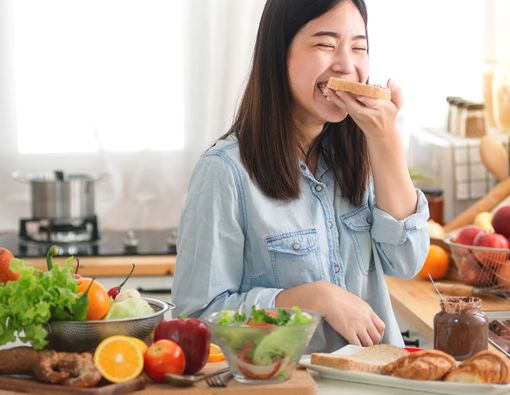 Daftar Asupan Nutrisi Makro &amp; Mikro yang Wajib Dikonsumsi Ibu Menyusui