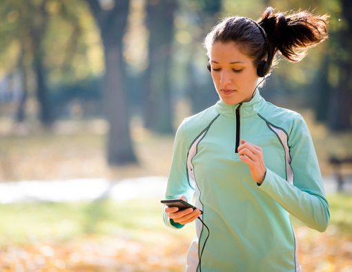 Efektifkah Mendengarkan Musik Saat Berolahraga?