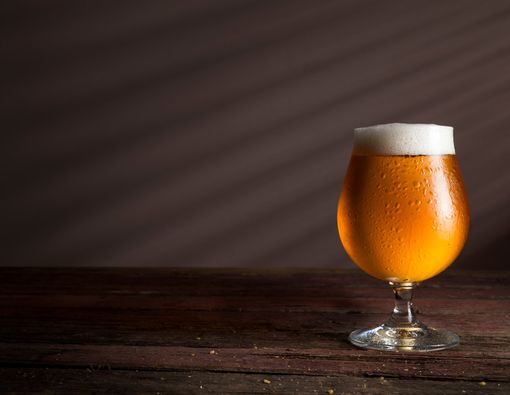 Hobi Minum Alkohol Bisa Sebabkan Kanker Testis?