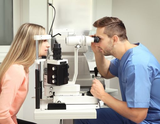 Bolehkah Ibu Hamil Jalani Operasi Lasik?