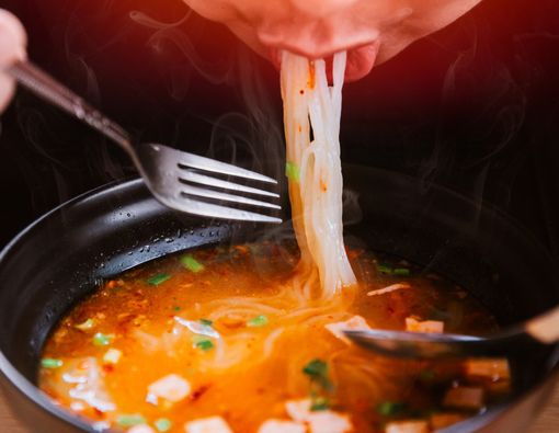 Bolehkah Mengonsumsi Makanan Pedas Saat Hamil?