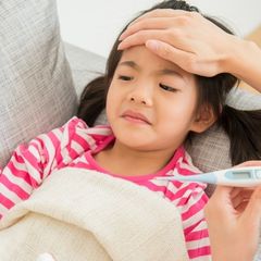 Kapan Obat Penurun Panas Anak Boleh Diberikan Lewat Anus?