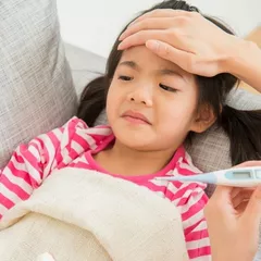 Kapan Obat Penurun Panas Anak Boleh Diberikan Lewat Anus?