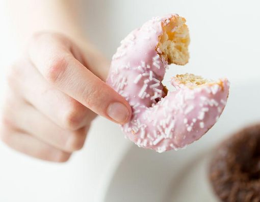 Makan Pakai Tangan, Berbahaya atau Tidak?