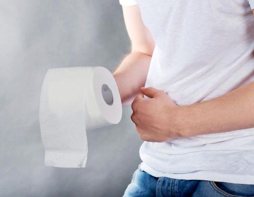 Benarkah Mag Sebabkan Perut Keras dan Feses Hitam?