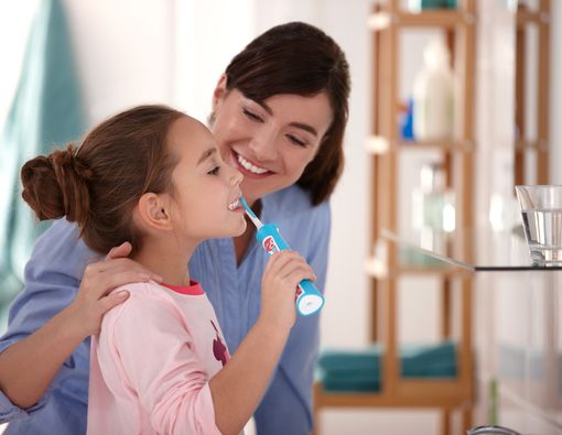 5 Langkah Jitu Mengajari Anak Sikat Gigi