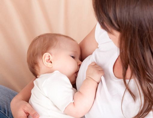 4 Hal yang Perlu Diperhatikan Sebelum Menerima Donor ASI