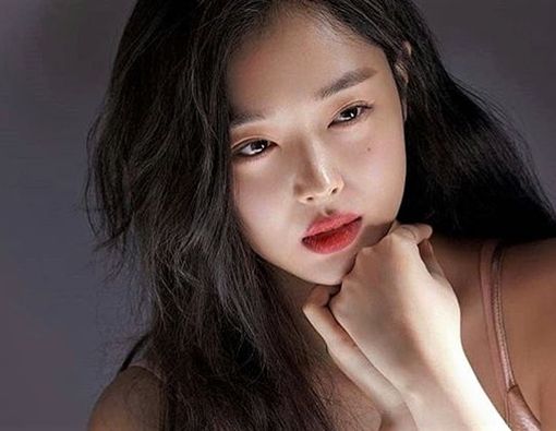 Sulli f(X) Meninggal Dunia, Diduga Bunuh Diri