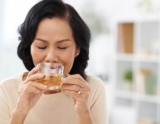 Minum Teh Bisa Atasi Osteoporosis?
