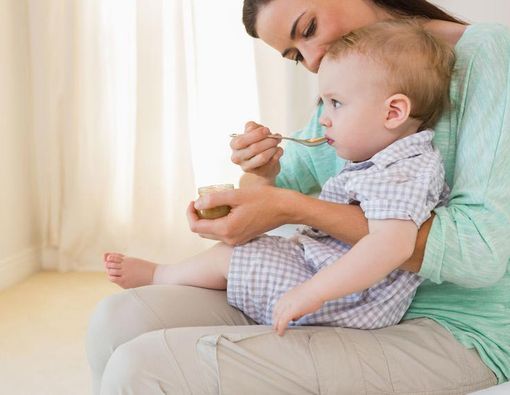 Jangan Ajak Anak Makan Sambil Bermain