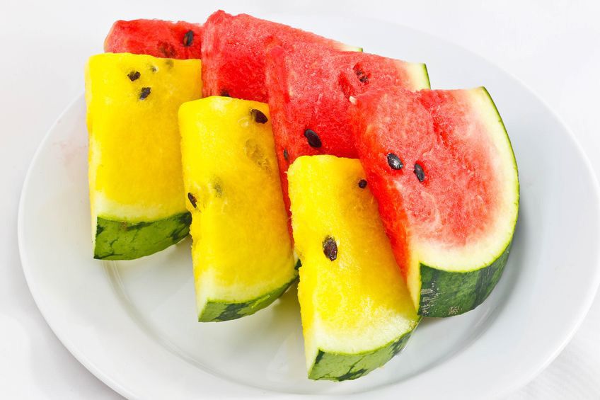 Semangka Merah atau Kuning, Mana Lebih Kaya Nutrisi?