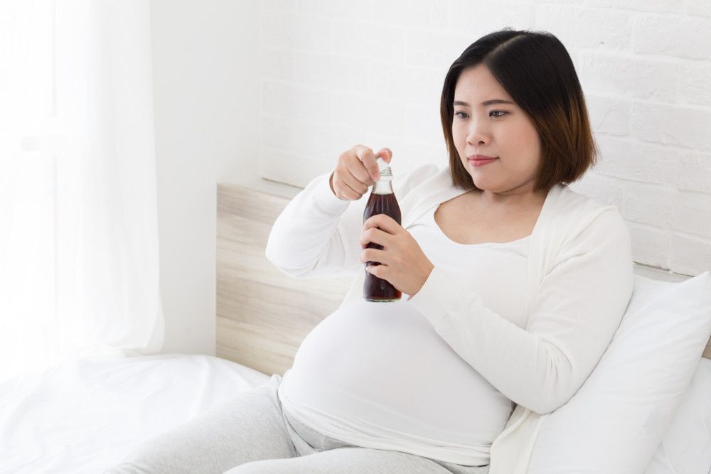 Bahaya Sering Minum Soda bagi Ibu Hamil