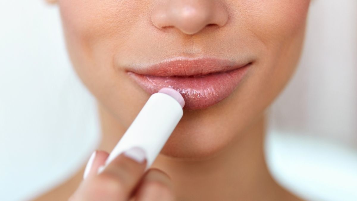 Manfaat Menggunakan Lip Serum untuk Bibir