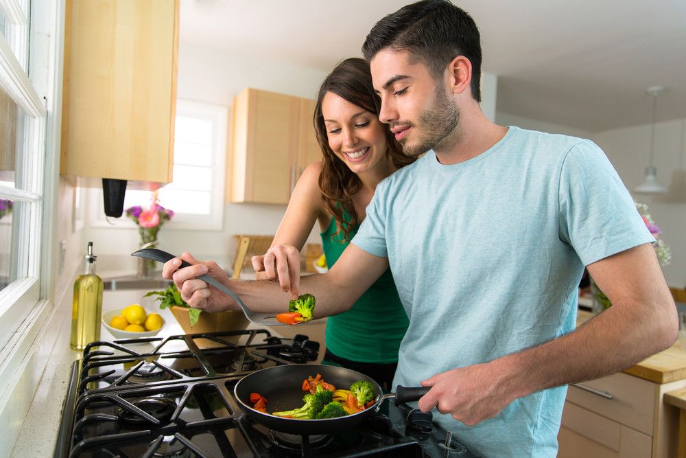 4 Perilaku Sehat dari Suami untuk Istri di Hari Ibu