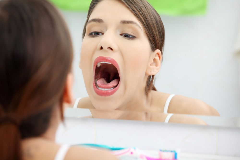 Kenali Tanda Dehidrasi yang Menyebabkan Mulut Kering