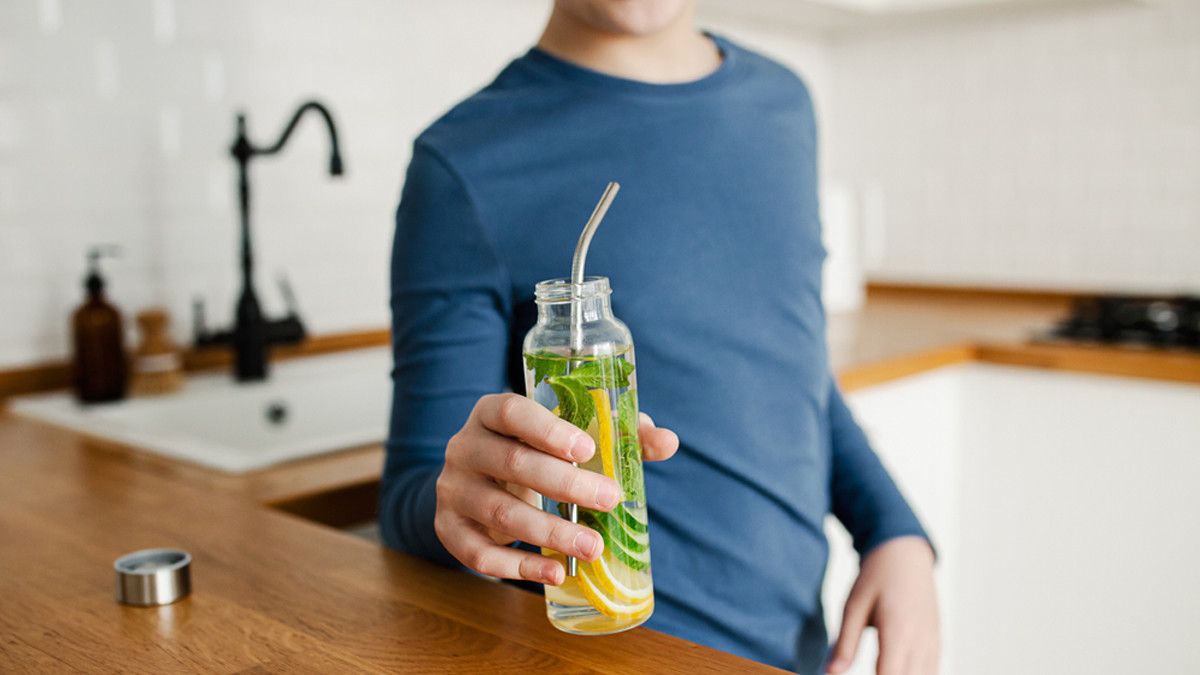 Berapa Lama Masa Kedaluwarsa Infused Water? KlikDokter