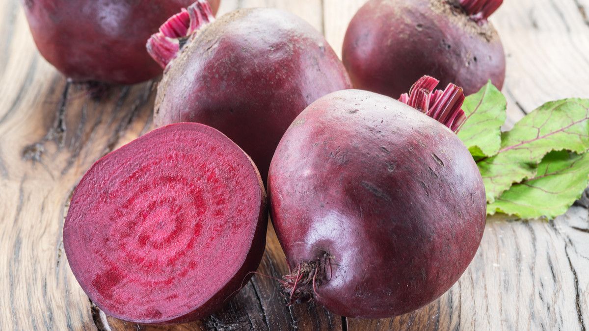 Menilik Manfaat Buah Bit untuk Menstruasi