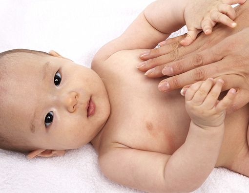 Perhatikan Ini saat Lakukan Terapi Pijat pada Balita