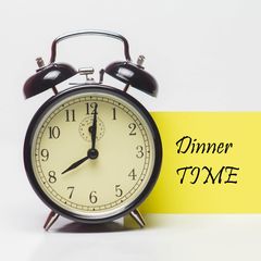 Kapan Jam Terakhir Boleh Makan Malam?