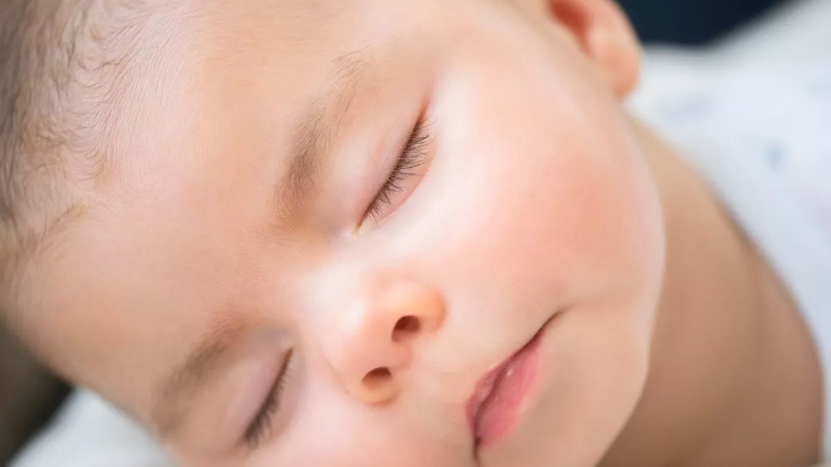 Laringomalasia, Penyebab Napas Berbunyi pada Bayi