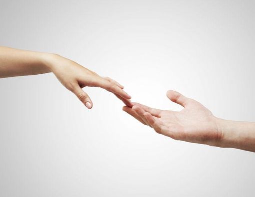 Apakah Infeksi Jamur Dapat Menular Lewat Sentuhan?