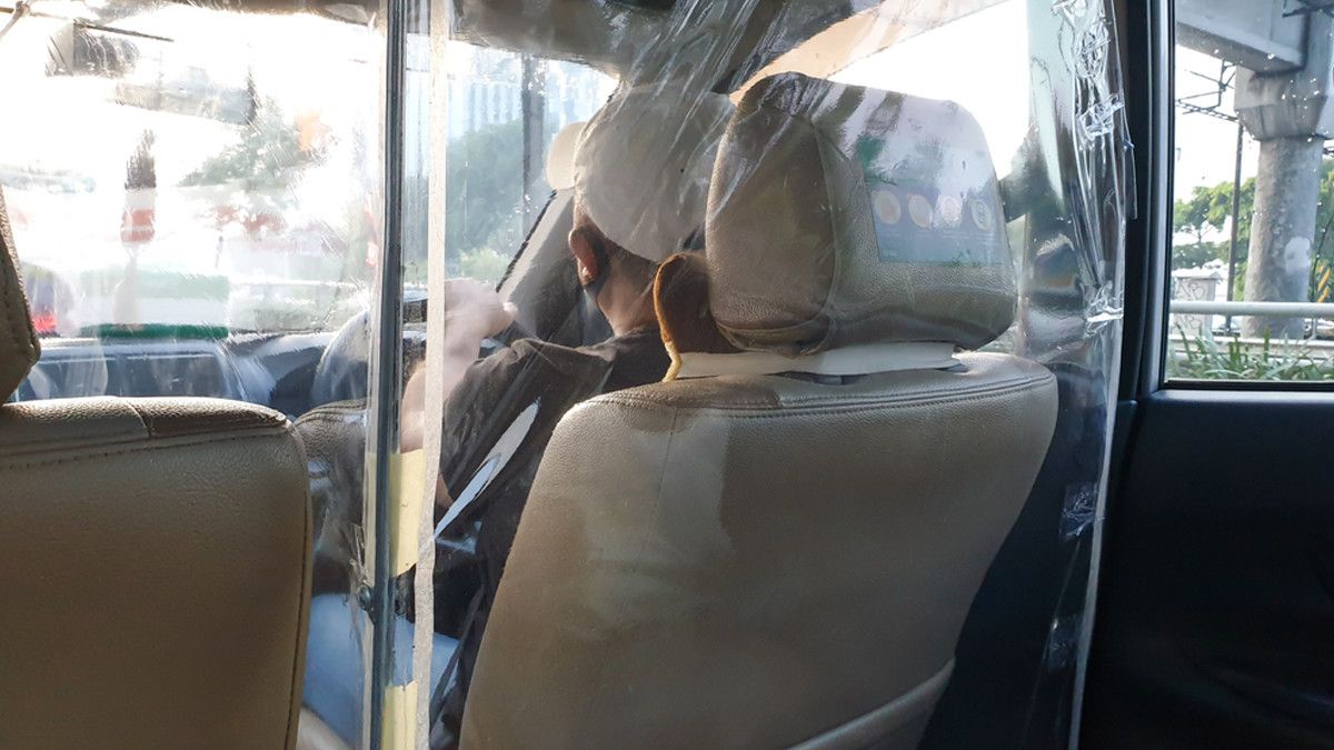 Sekat di Kendaraan Umum, Efektifkah Cegah Penularan Virus Corona?