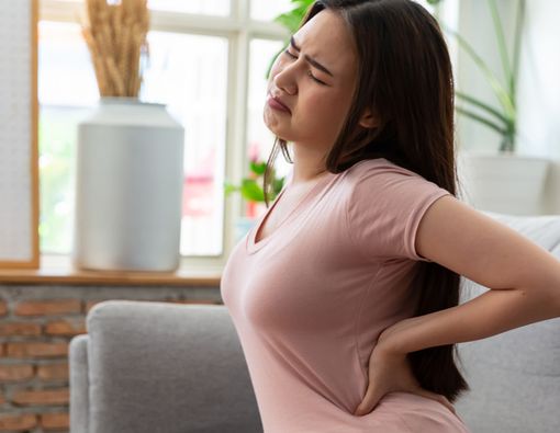 Awas, Wanita Sering Sakit Pinggang Tanda Kista Ovarium!