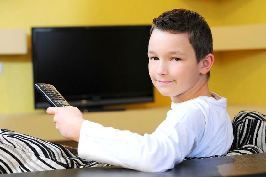 Apakah Televisi Harus Disingkirkan dari Anak?