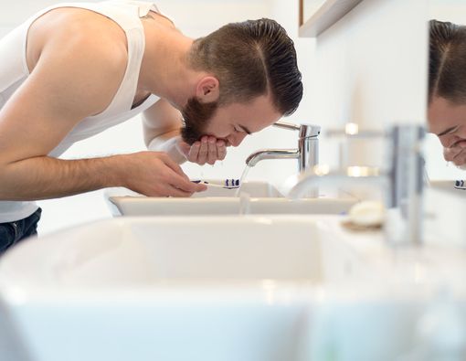 Kumur Air Garam, Cara Alami Atasi Sariawan