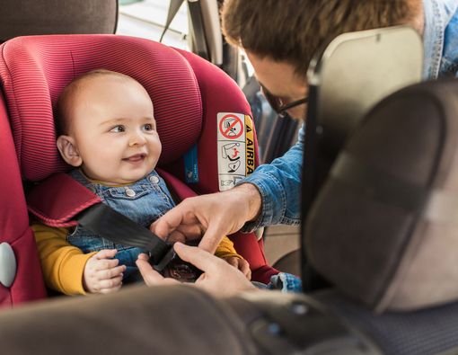Liburan Tahun Baru, Pentingkah Car Seat untuk Anak?