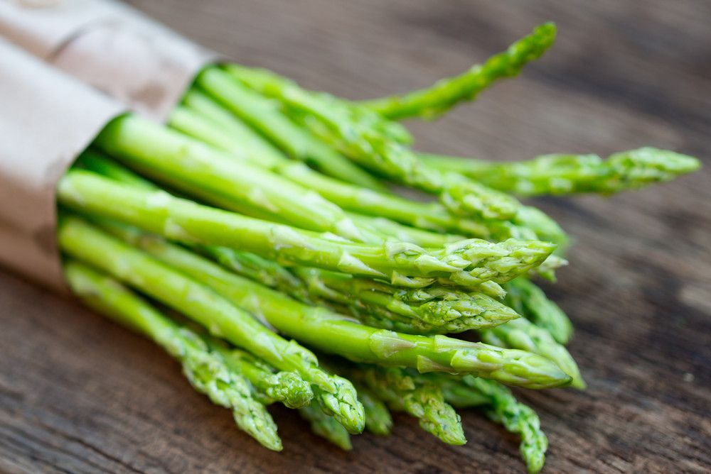 Mengapa Urine Berbau Aneh Usai Makan Asparagus? (frank60/Shutterstock)
