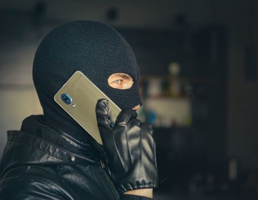 Mengapa Orang Bisa Terjebak Penipuan Rekayasa Sosial?